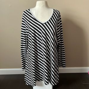 NWOT Anne Klein PLUS SZ blk/white striped Vneck long sleeve tunic 2X